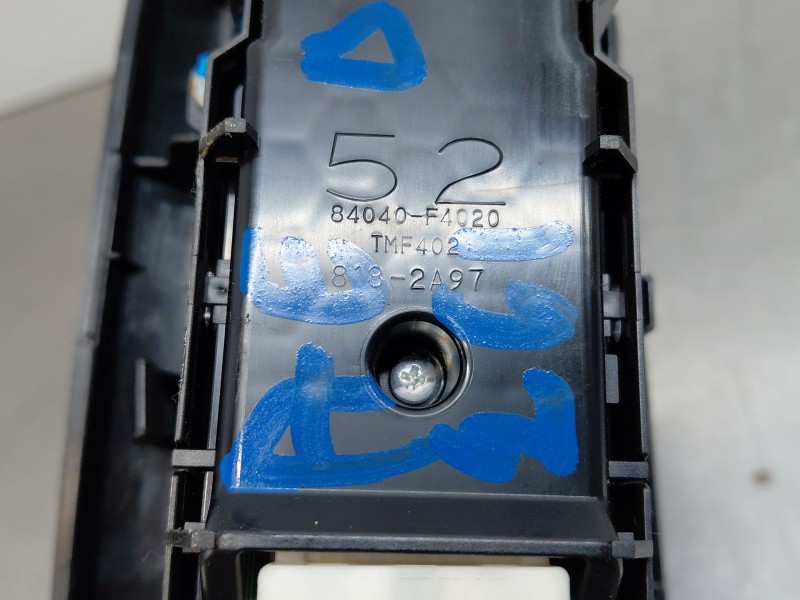 Recambio de mando elevalunas delantero izquierdo para toyota c-hr hybrid referencia OEM IAM 84040F4020  