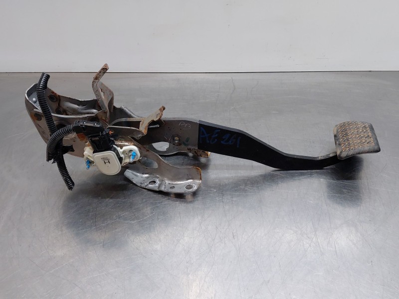 Recambio de pedal freno para toyota c-hr hybrid referencia OEM IAM 47110F4090  