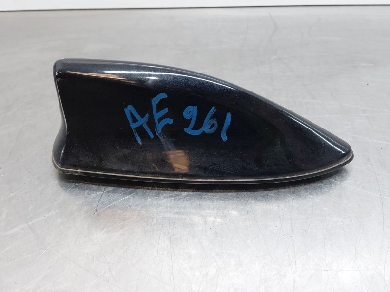 Recambio de antena para toyota c-hr hybrid referencia OEM IAM 86760F4020  