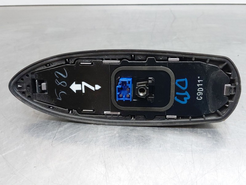 Recambio de antena para toyota c-hr hybrid referencia OEM IAM 86760F4020  