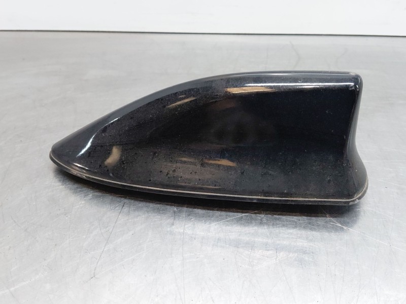 Recambio de antena para toyota c-hr hybrid referencia OEM IAM 86760F4020  