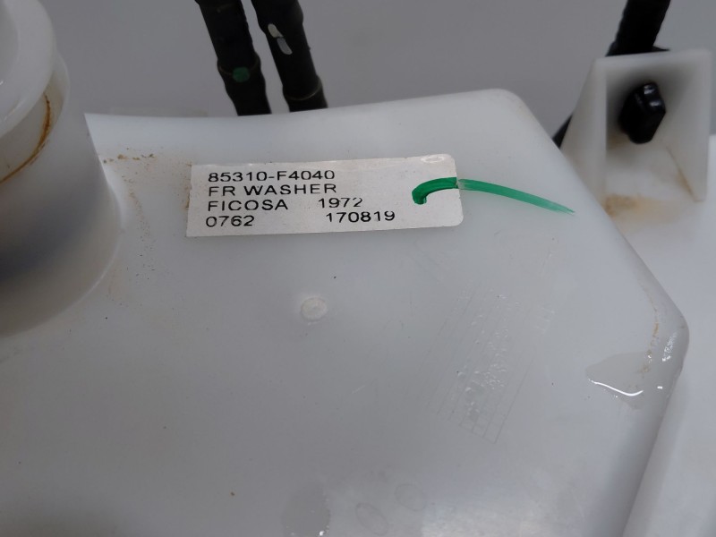 Recambio de deposito limpia para toyota c-hr hybrid referencia OEM IAM 85315F4040 85310F4040 