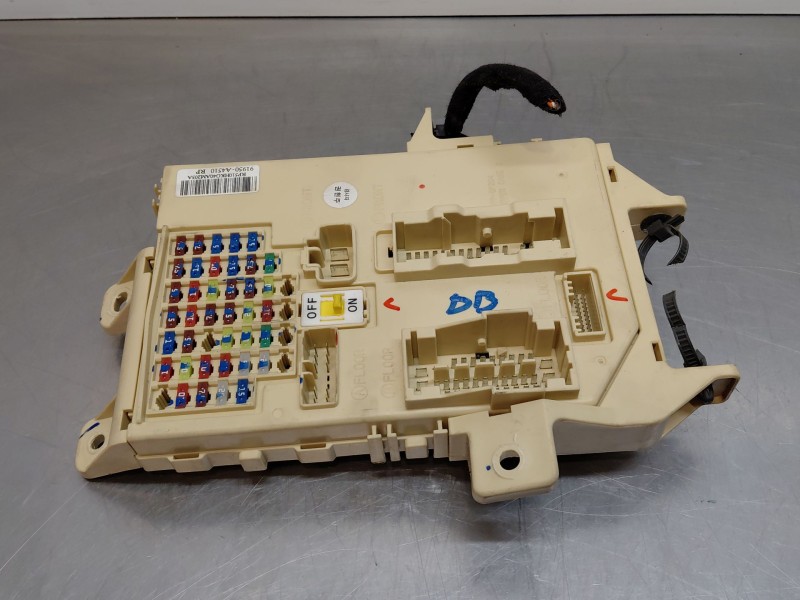 Recambio de caja reles / fusibles para kia carens iv 1.7 crdi referencia OEM IAM 91950A4510  