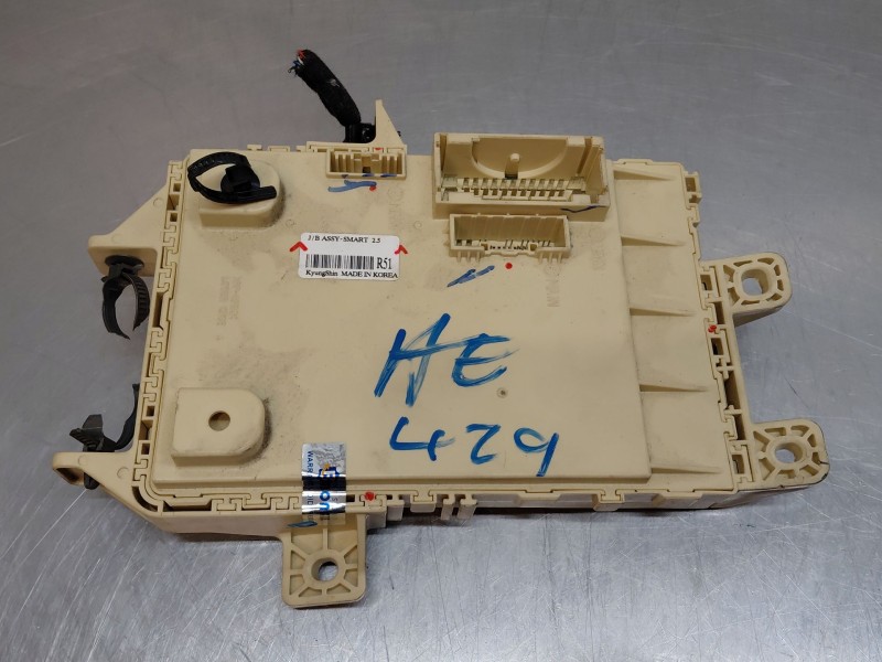 Recambio de caja reles / fusibles para kia carens iv 1.7 crdi referencia OEM IAM 91950A4510  