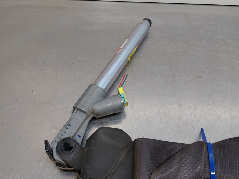 Recambio de cinturon seguridad delantero izquierdo para kia carens iv 1.7 crdi referencia OEM IAM 88810A4200WK  
