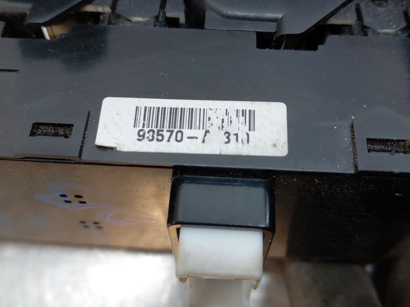 Recambio de mando elevalunas delantero izquierdo para kia carens iv 1.7 crdi referencia OEM IAM 93570A4310CA  