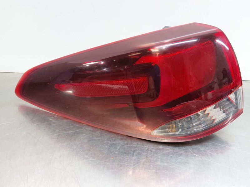 Recambio de piloto trasero izquierdo para kia carens iv 1.7 crdi referencia OEM IAM 92401A4500  