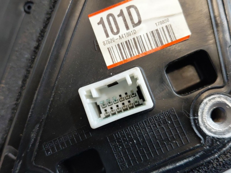 Recambio de retrovisor derecho para kia carens iv 1.7 crdi referencia OEM IAM 87620A4100  