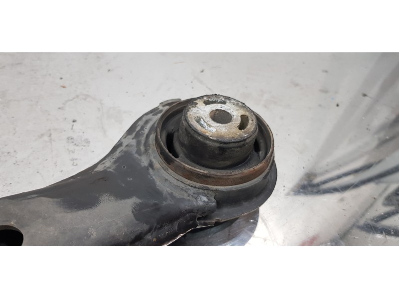 Recambio de brazo suspension inferior delantero izquierdo para chrysler grand voyager limited referencia OEM IAM 4766911AE  