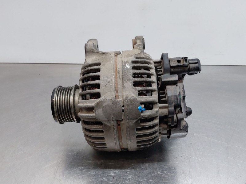 Recambio de alternador para seat leon (1p1) 1.9 tdi referencia OEM IAM 06F903023F  
