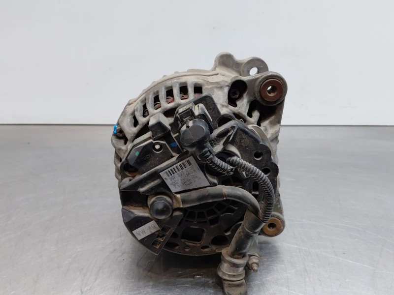 Recambio de alternador para seat leon (1p1) 1.9 tdi referencia OEM IAM 06F903023F  