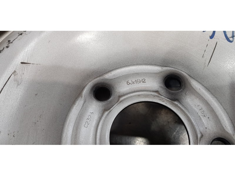 Recambio de llanta para nissan primastar cerrada referencia OEM IAM 7700307014  