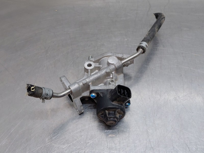 Recambio de valvula egr para toyota c-hr hybrid referencia OEM IAM 2562037140  