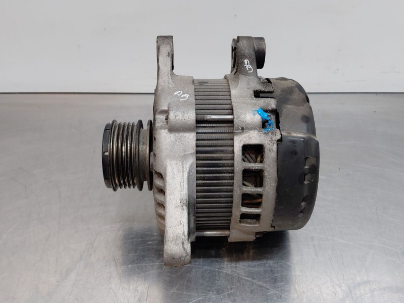 Recambio de alternador para kia carens iv 1.7 crdi referencia OEM IAM 373002A900  