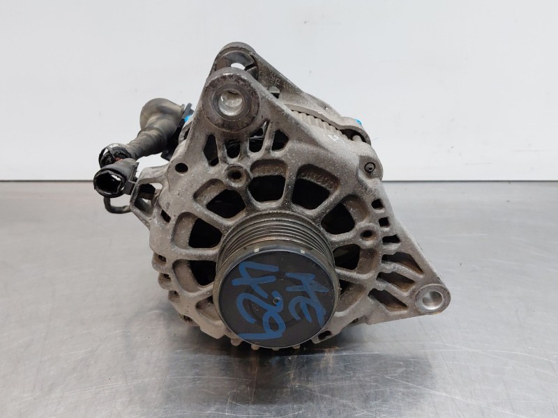 Recambio de alternador para kia carens iv 1.7 crdi referencia OEM IAM 373002A900  