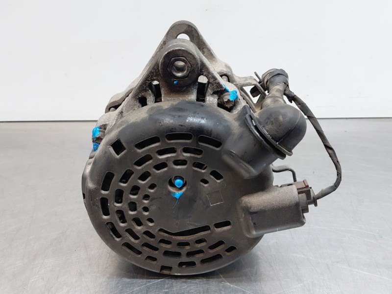 Recambio de alternador para kia carens iv 1.7 crdi referencia OEM IAM 373002A900  