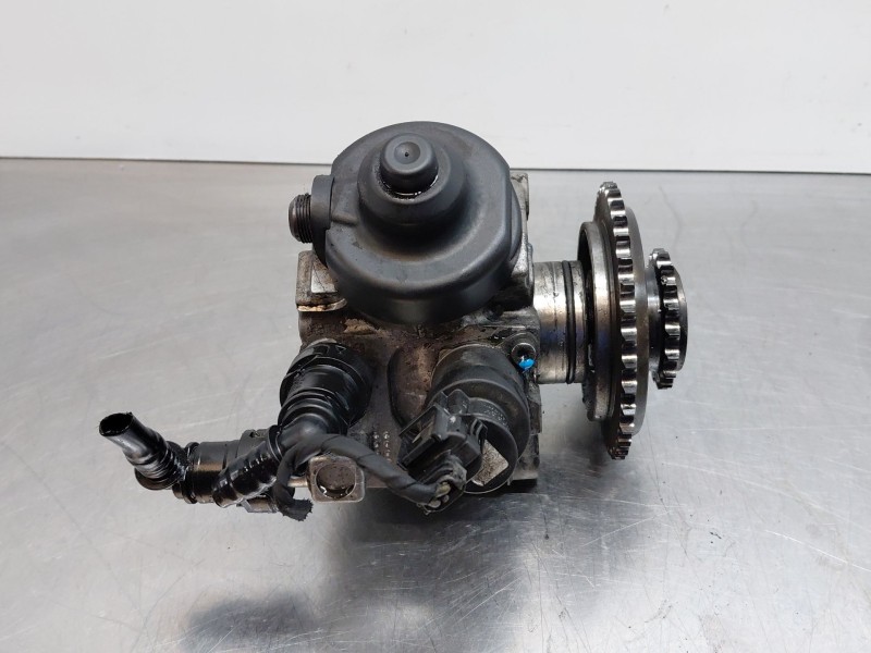 Recambio de bomba inyeccion para kia carens iv 1.7 crdi referencia OEM IAM 331002A600  