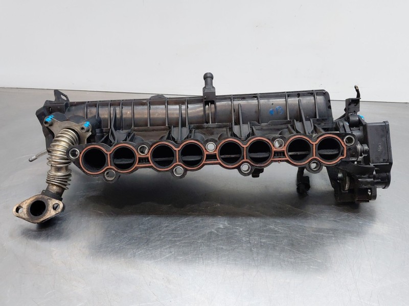 Recambio de colector admision para kia carens iv 1.7 crdi referencia OEM IAM 283102A690  