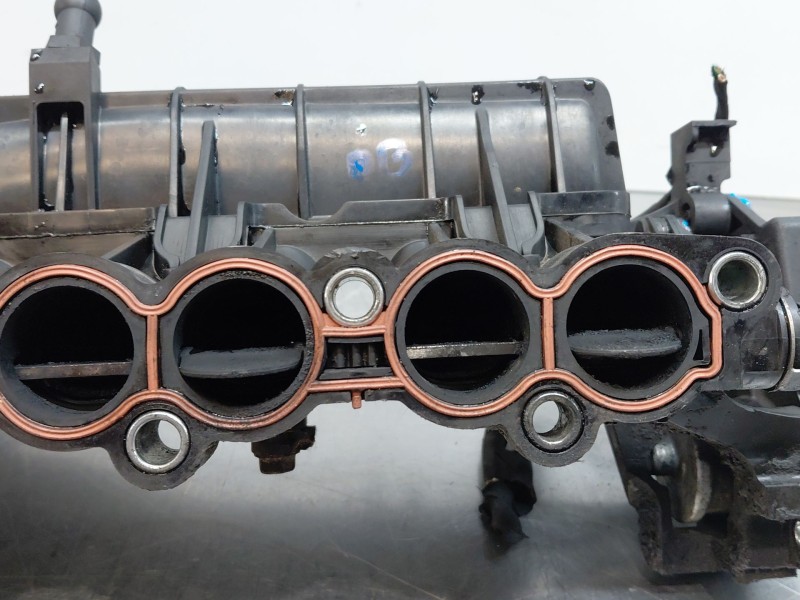 Recambio de colector admision para kia carens iv 1.7 crdi referencia OEM IAM 283102A690  