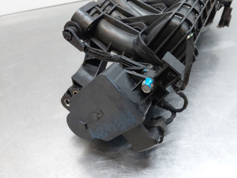 Recambio de colector admision para kia carens iv 1.7 crdi referencia OEM IAM 283102A690  
