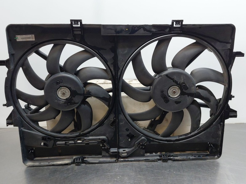 Recambio de electroventilador para audi a4 ber. (b8) multitronic referencia OEM IAM 8K0121003P  