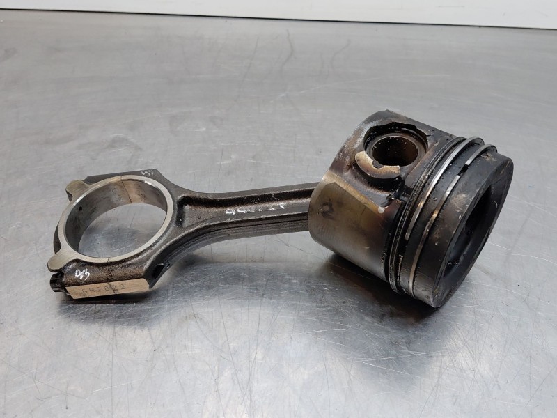 Recambio de biela para kia carens iv 1.7 crdi referencia OEM IAM 235102A300  