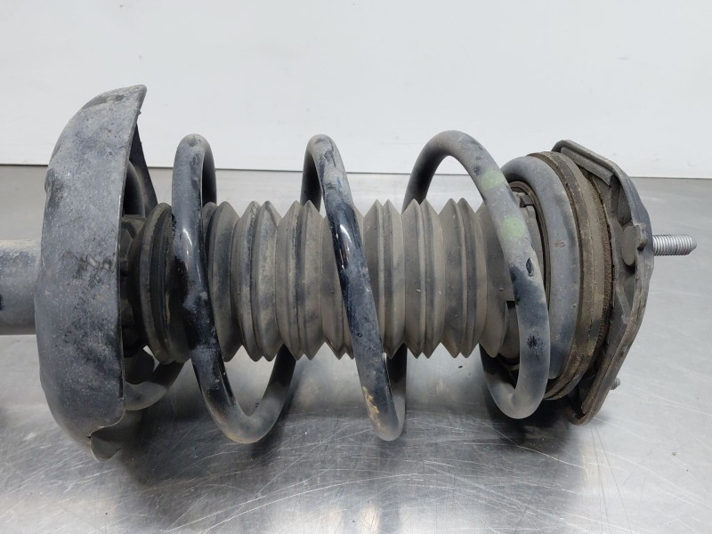 Recambio de amortiguador delantero derecho para toyota c-hr hybrid referencia OEM IAM 48510F4021  