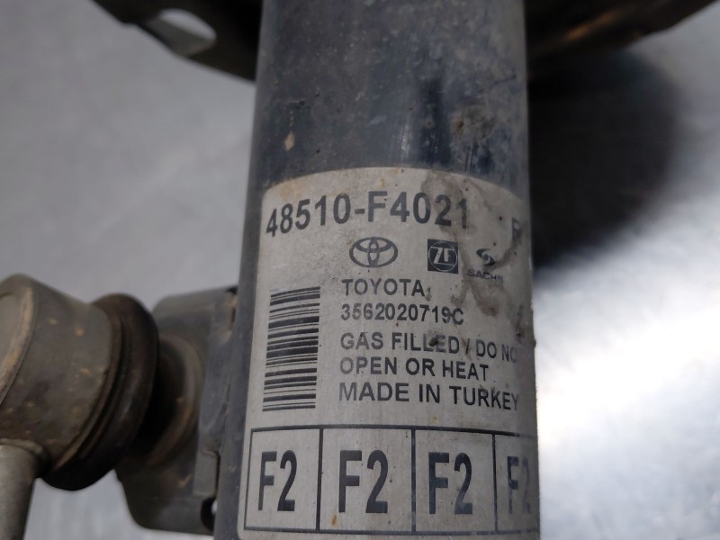 Recambio de amortiguador delantero derecho para toyota c-hr hybrid referencia OEM IAM 48510F4021  