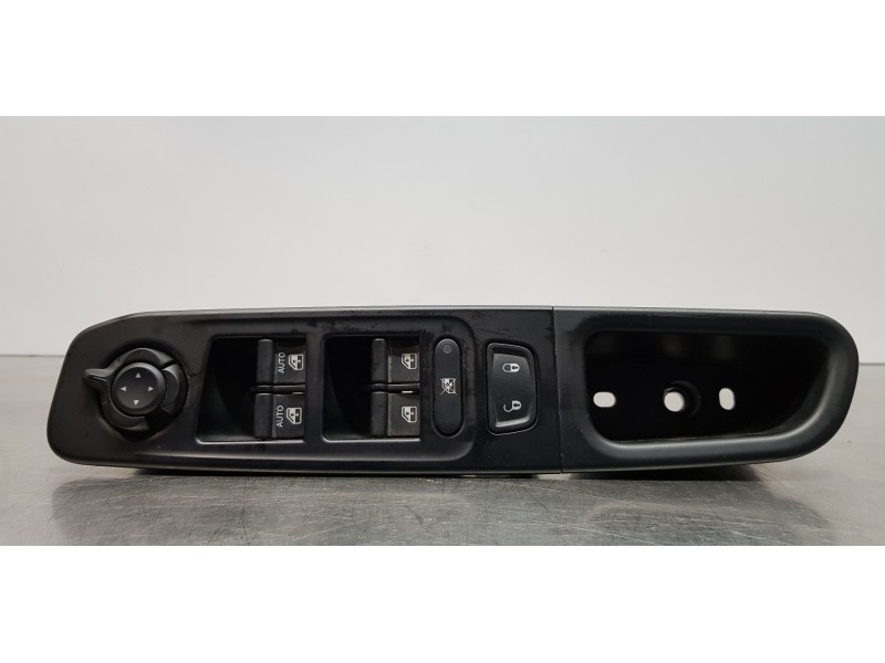 Recambio de mando elevalunas delantero izquierdo para jeep renegade limited 4x2 referencia OEM IAM 735645842  