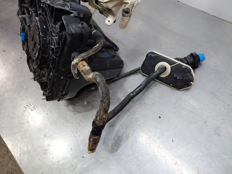 Recambio de deposito aditivo adblue fap ( deposito grande ) para renault master iii furgón referencia OEM IAM   