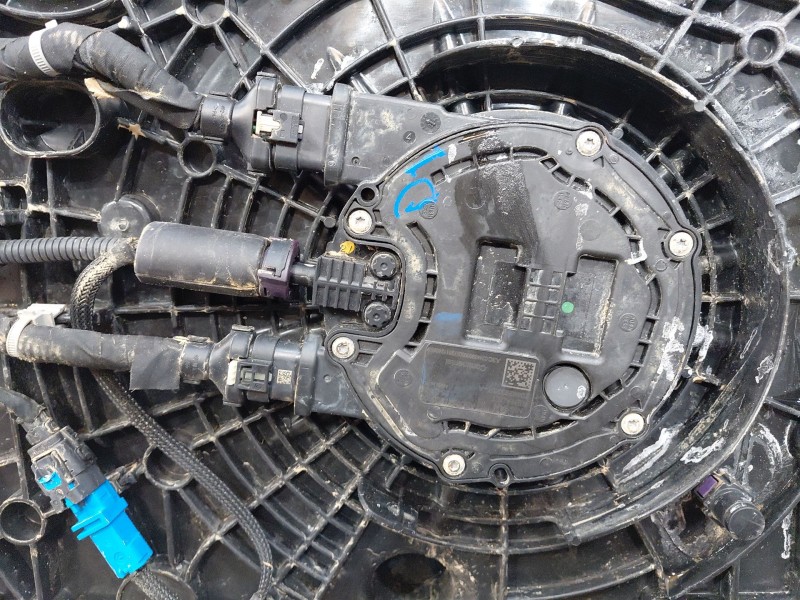 Recambio de deposito aditivo adblue fap ( deposito grande ) para renault master iii furgón referencia OEM IAM   