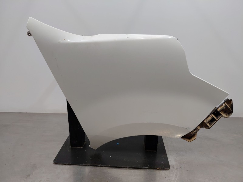 Recambio de aleta delantera derecha para nissan nv 400 l3h2 referencia OEM IAM   