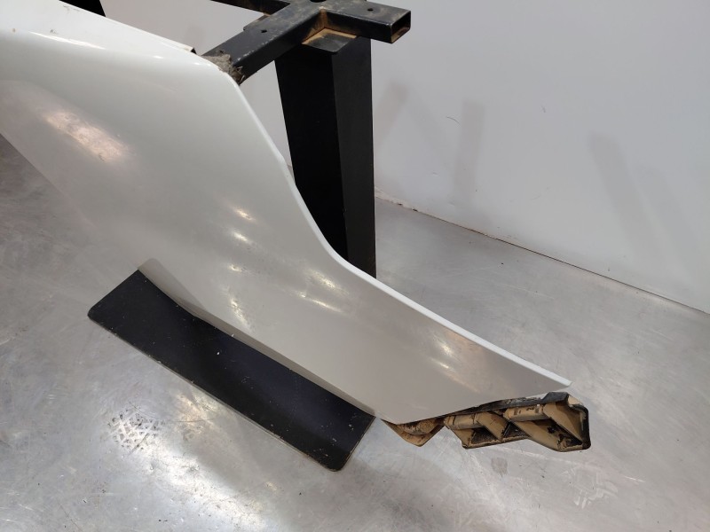 Recambio de aleta delantera derecha para nissan nv 400 l3h2 referencia OEM IAM   