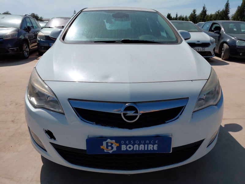 opel astra j (p10) del año 2010