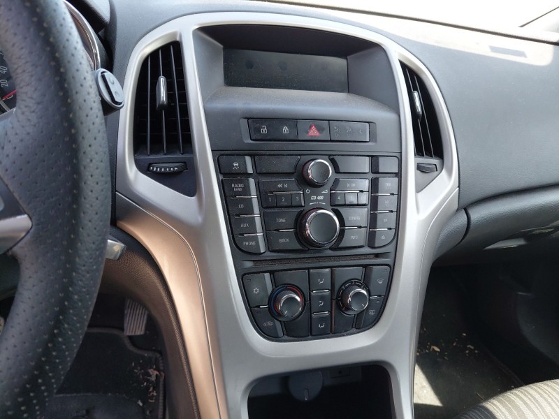 opel astra j (p10) del año 2010