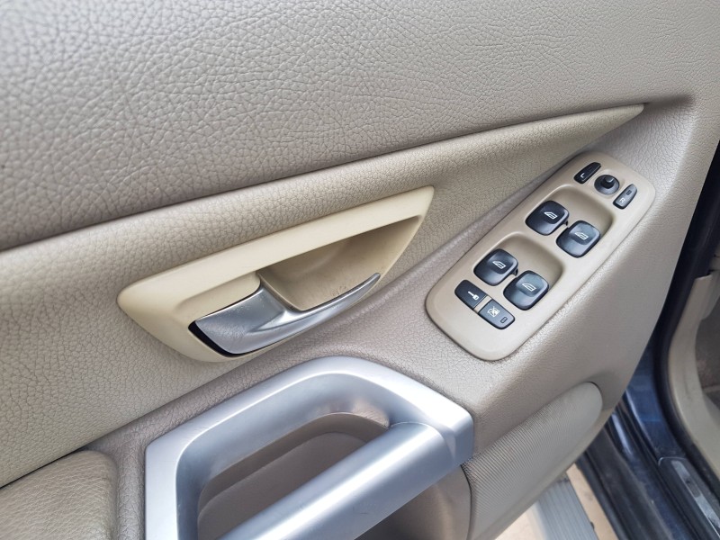 volvo xc90 del año 2004