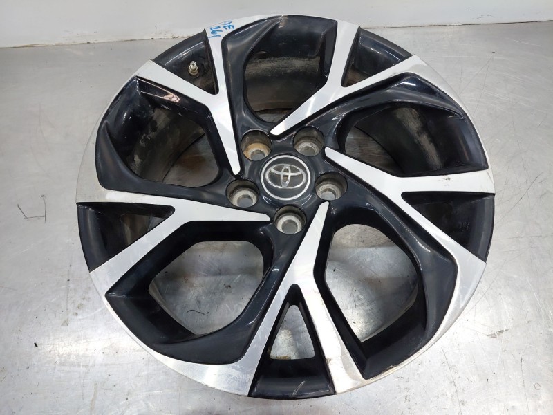 Recambio de llanta para toyota c-hr hybrid referencia OEM IAM   