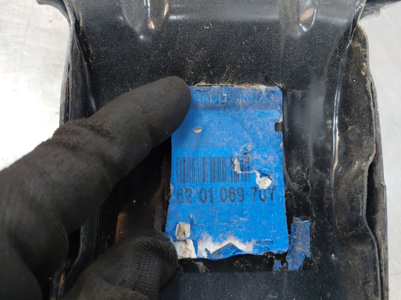 Recambio de refuerzo paragolpes delantero para nissan nv 400 l3h2 referencia OEM IAM   