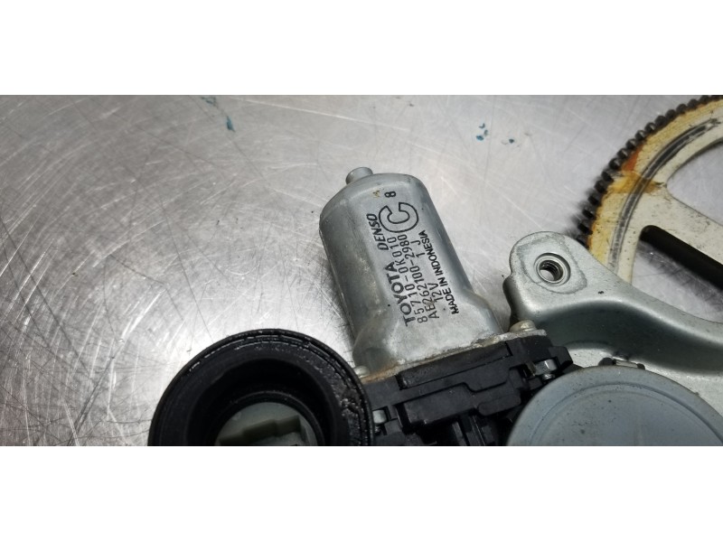 Recambio de elevalunas delantero derecho para toyota hilux (kun) extra cab 4x4 referencia OEM IAM 698100K040 857100K010  Recambio de elevalunas delantero derecho para toyota hilux (kun) extra cab 4x4 referencia OEM IAM 698100K040 857100K010