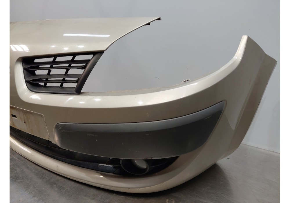 Recambio de paragolpes delantero para renault grand scénic ii (jm0/1_) 1.9 dci (jm14) referencia OEM IAM   