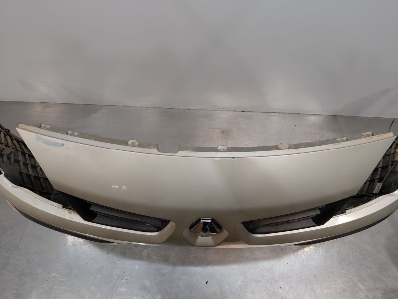 Recambio de paragolpes delantero para renault grand scénic ii (jm0/1_) 1.9 dci (jm14) referencia OEM IAM   