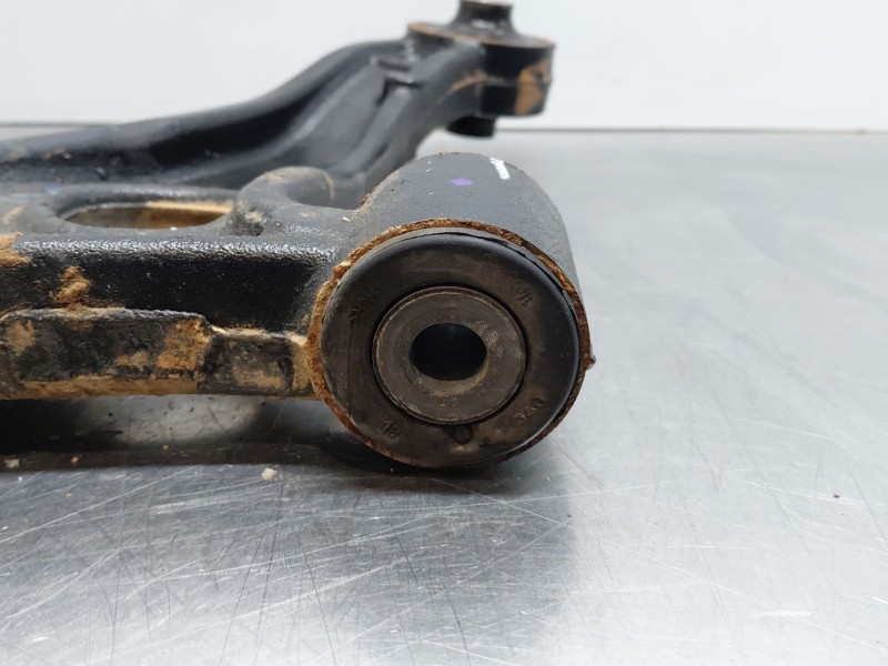 Recambio de brazo suspension inferior delantero derecho para renault master iii furgón referencia OEM IAM   