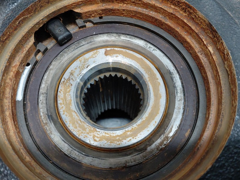 Recambio de mangueta delantera izquierda para renault master iii furgón referencia OEM IAM   