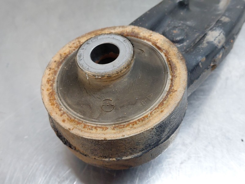 Recambio de brazo suspension inferior delantero derecho para nissan nv 400 l3h2 referencia OEM IAM   