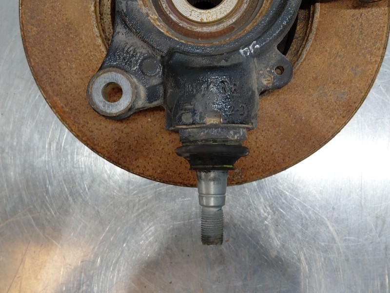 Recambio de mangueta delantera derecha para nissan nv 400 l3h2 referencia OEM IAM   