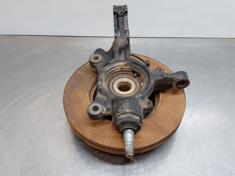 Recambio de mangueta delantera derecha para nissan nv 400 l3h2 referencia OEM IAM   