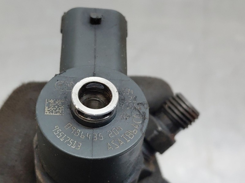 Recambio de inyector para fiat doblo cargo (263_) 1.3 d multijet referencia OEM IAM 0986435204  