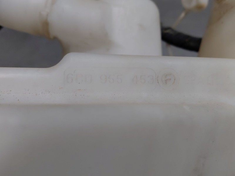 Recambio de deposito limpia para seat ibiza st (6p8) style referencia OEM IAM   