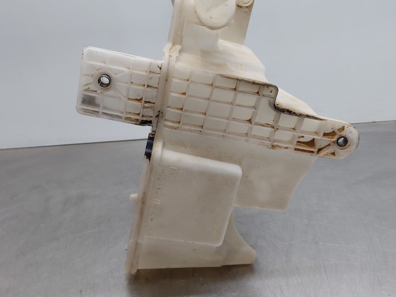 Recambio de deposito limpia para seat ibiza st (6p8) style referencia OEM IAM   