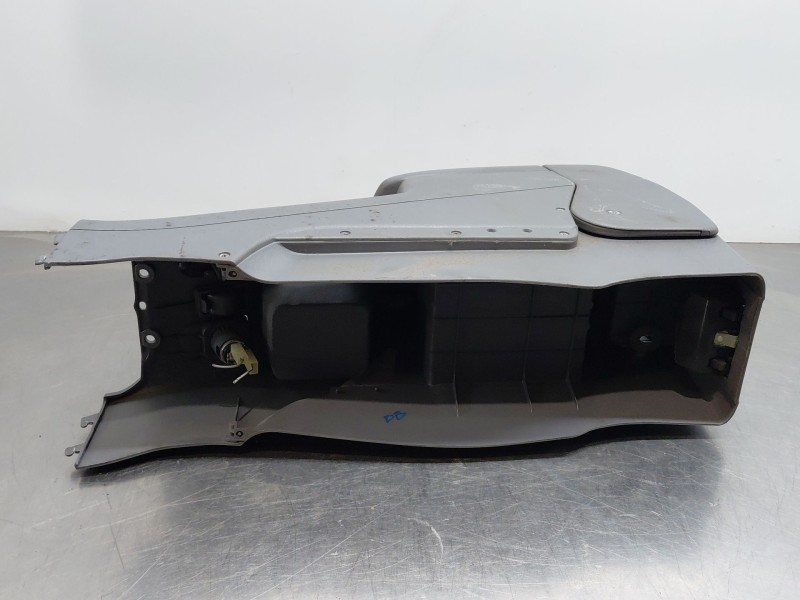 Recambio de apoyabrazos central para toyota rav 4 ii (_a2_) 2.0 4wd (aca21, aca20) referencia OEM IAM   